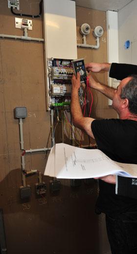 Formation Installation et dépannage en électricité bâtiment Toulouse-Formation entretien ou de dépannage sur des circuits, prises et lumières Toulouse